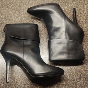 LIKE NEW! Ralph Lauren "Leola" Black High Heel Ankle Boots MSRP $140